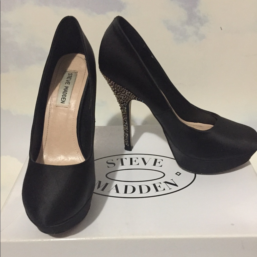Steve Madden 5 inch Blk Satin w Crystals
